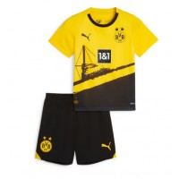 Camiseta Borussia Dortmund Primera Equipación Replica 2023-24 para niños mangas cortas (+ Pantalones cortos)